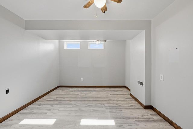 S77W25205 National AVENUE, Waukesha, WI 53189