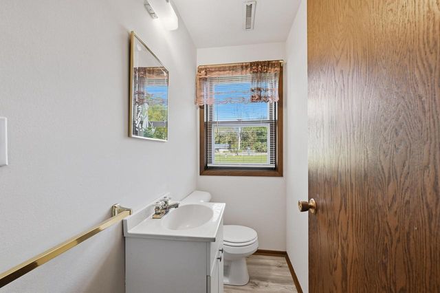 S77W25205 National AVENUE, Waukesha, WI 53189