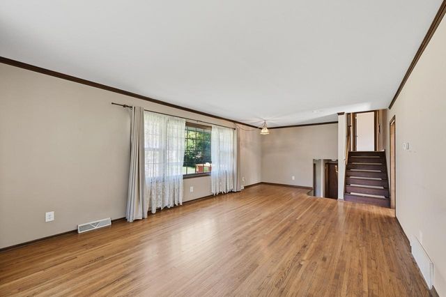 S77W25205 National AVENUE, Waukesha, WI 53189