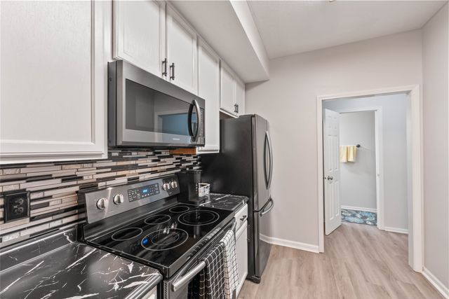 1117 S 52nd Street 1707, West Des Moines, IA 50265