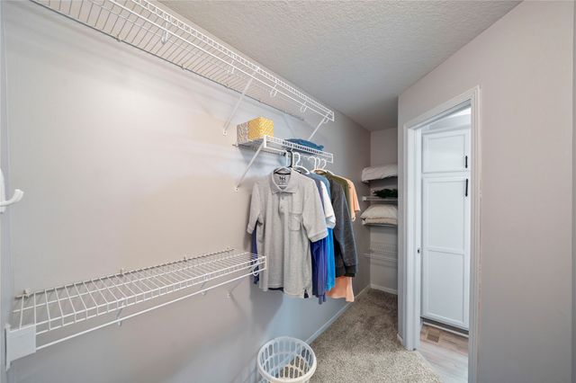 1117 S 52nd Street 1707, West Des Moines, IA 50265