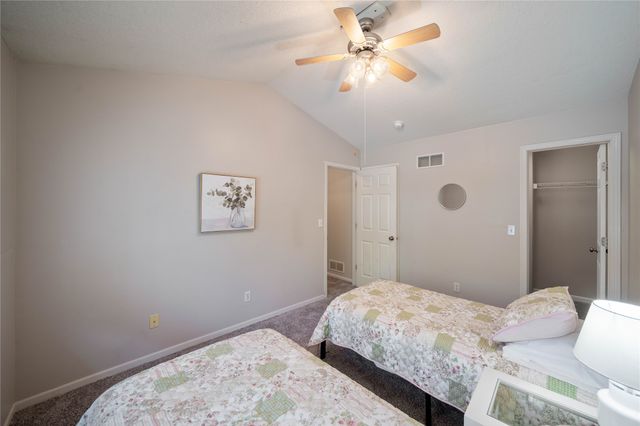 1117 S 52nd Street 1707, West Des Moines, IA 50265