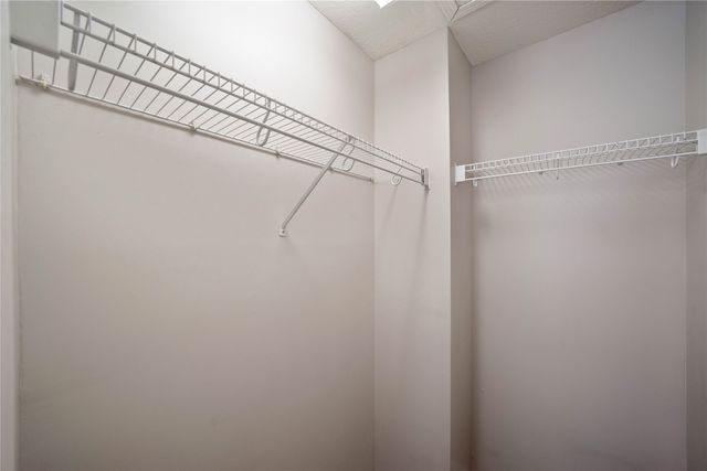 1117 S 52nd Street 1707, West Des Moines, IA 50265