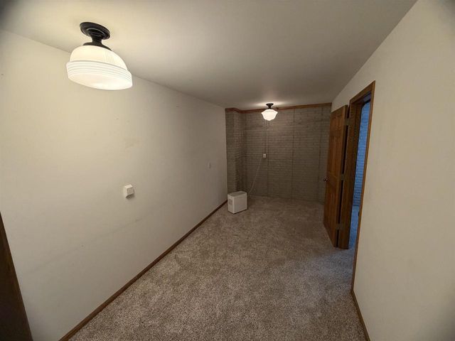 906 Prospect Avenue, Beaver Dam, WI 53916