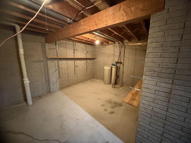 906 Prospect Avenue, Beaver Dam, WI 53916