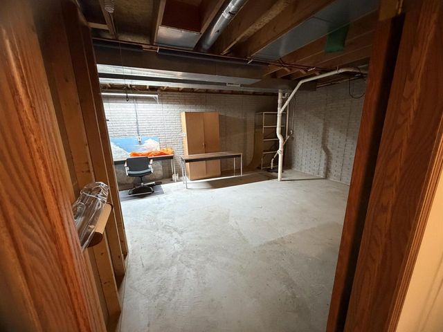 906 Prospect Avenue, Beaver Dam, WI 53916