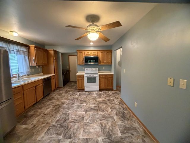 906 Prospect Avenue, Beaver Dam, WI 53916