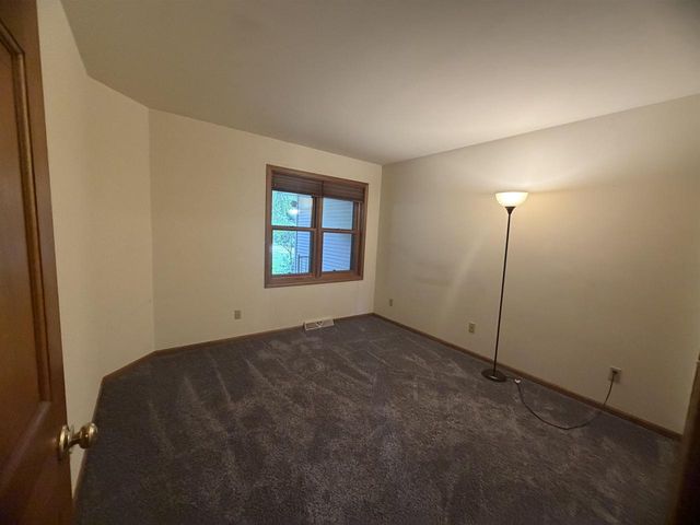 906 Prospect Avenue, Beaver Dam, WI 53916