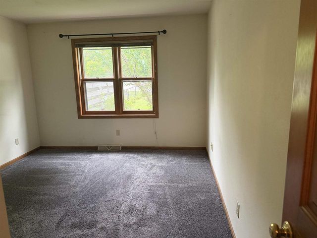 906 Prospect Avenue, Beaver Dam, WI 53916
