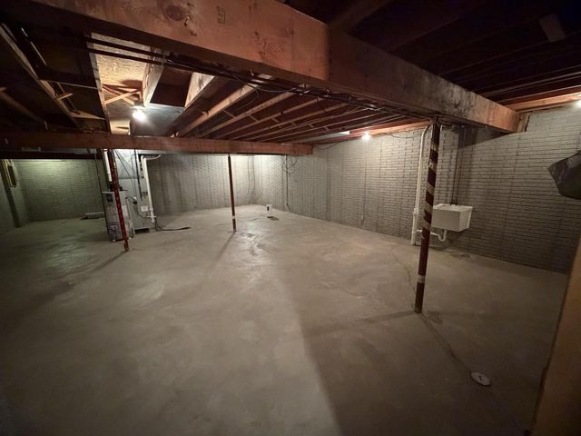 906 Prospect Avenue, Beaver Dam, WI 53916