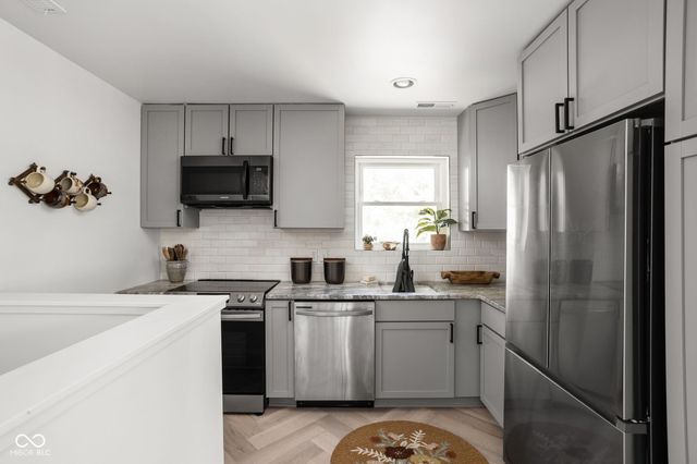 649B Birch Avenue, Indianapolis, IN 46221