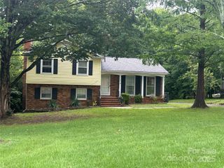 1601 Bonnie Lane, Charlotte, NC 28213