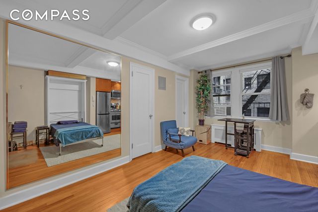 314 E 41st St Apt 306B, New York City, NY 10017