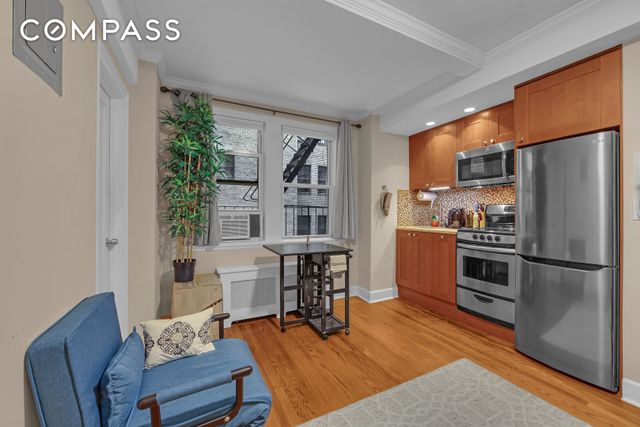 314 E 41st St Apt 306B, New York City, NY 10017