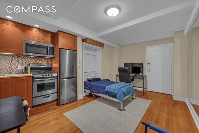 314 E 41st St Apt 306B, New York City, NY 10017