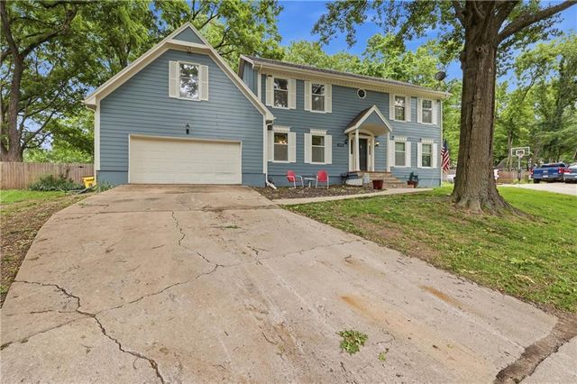 1402 NW Weatherstone Lane, Blue Springs, MO 64015