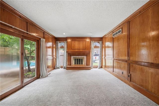 1402 NW Weatherstone Lane, Blue Springs, MO 64015