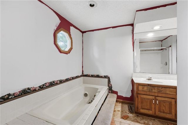1402 NW Weatherstone Lane, Blue Springs, MO 64015