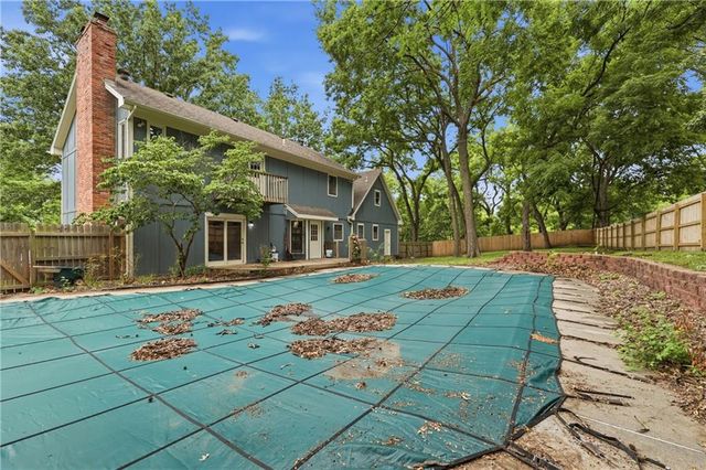 1402 NW Weatherstone Lane, Blue Springs, MO 64015