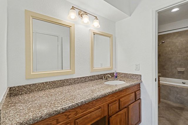 402 Wilcrest Drive 402, Houston, TX 77042