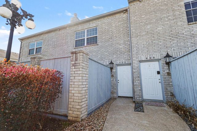 402 Wilcrest Drive 402, Houston, TX 77042