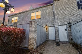 402 Wilcrest Drive 402, Houston, TX 77042