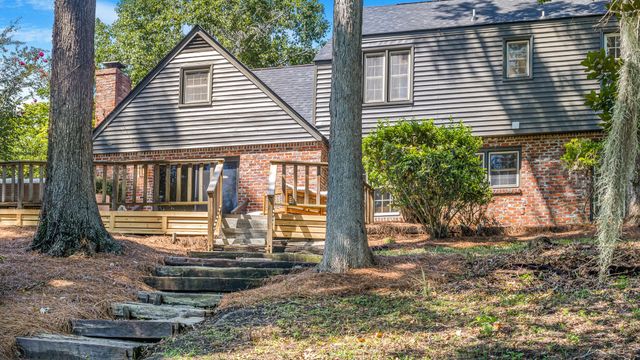 108 Lakeview Drive, Summerville, SC 29485