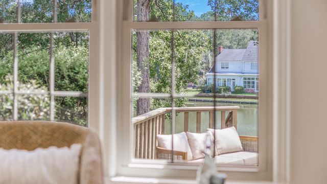 108 Lakeview Drive, Summerville, SC 29485