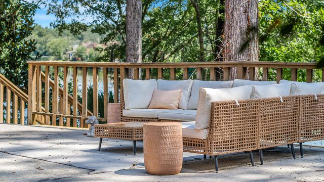 108 Lakeview Drive, Summerville, SC 29485