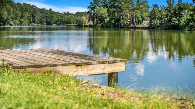 108 Lakeview Drive, Summerville, SC 29485
