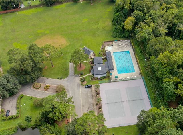 108 Lakeview Drive, Summerville, SC 29485