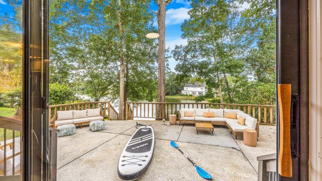 108 Lakeview Drive, Summerville, SC 29485