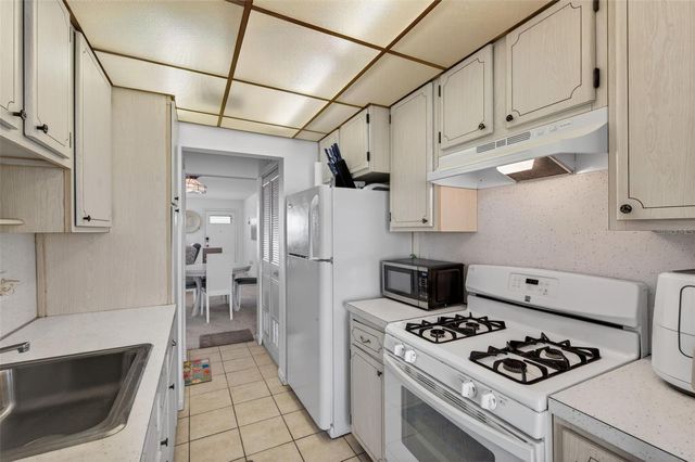 2960 59TH STREET S 406, Gulfport, FL 33707