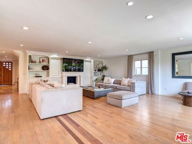 7908 W 81st Street, Los Angeles, CA 90293
