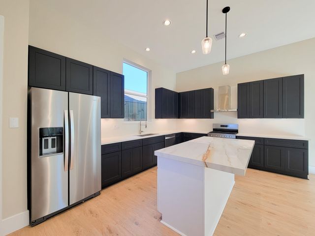 5613 Leonard Street, Houston, TX 77023