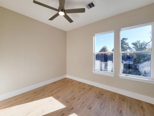 5613 Leonard Street, Houston, TX 77023