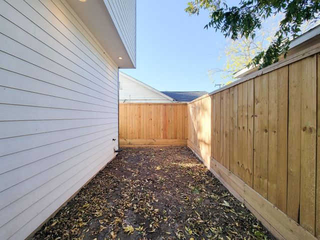 5613 Leonard Street, Houston, TX 77023