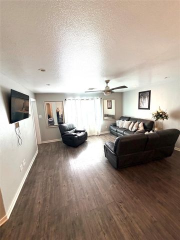 6506 Pine Tree Glen, Houston, TX 77049