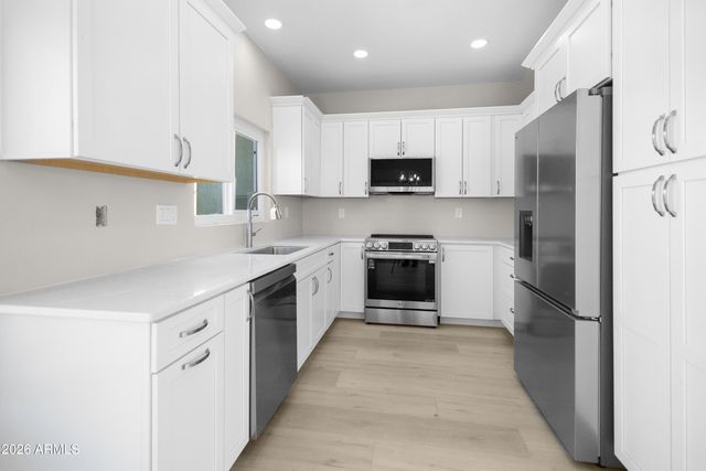 13666 W ANTELOPE Drive, Sun City West, AZ 85375