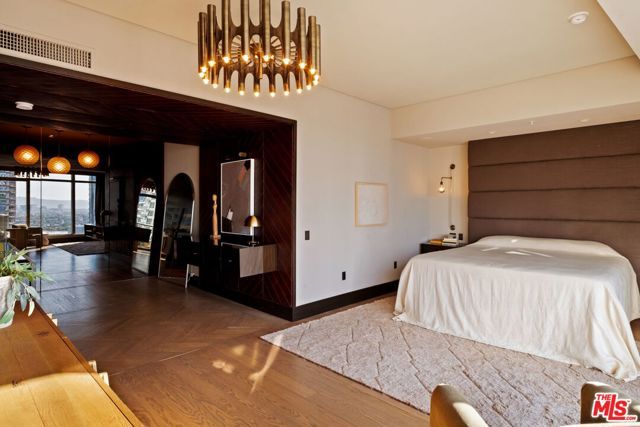 1155 S Grand Avenue 2204, Los Angeles, CA 90015