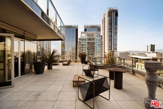 1155 S Grand Avenue 2204, Los Angeles, CA 90015