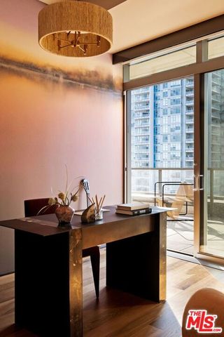 1155 S Grand Avenue 2204, Los Angeles, CA 90015