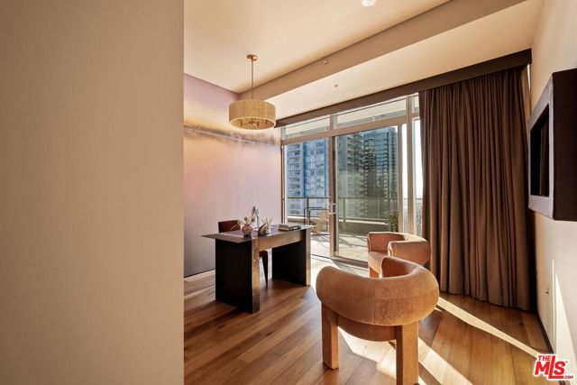 1155 S Grand Avenue 2204, Los Angeles, CA 90015