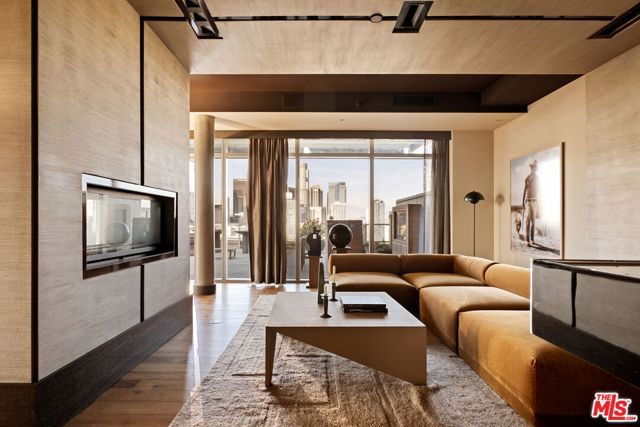 1155 S Grand Avenue 2204, Los Angeles, CA 90015