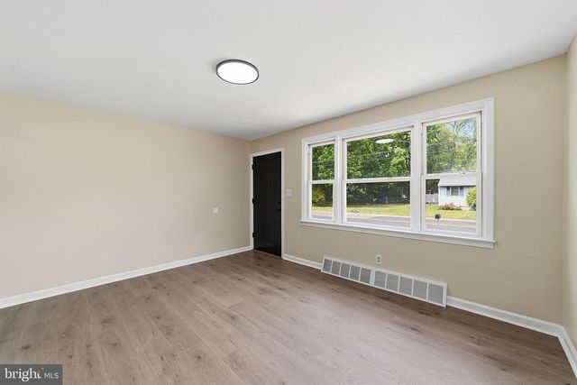 89 RUTGERS RD, Pennsville, NJ 08070