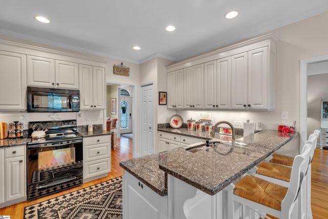 123 N Woodfin Ridge Drive, Inman, SC 29349