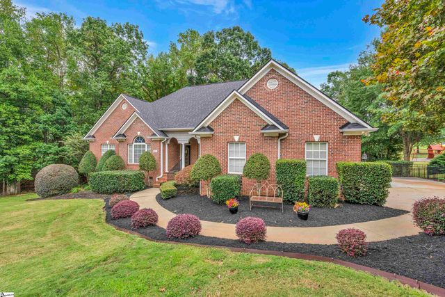 123 N Woodfin Ridge Drive, Inman, SC 29349