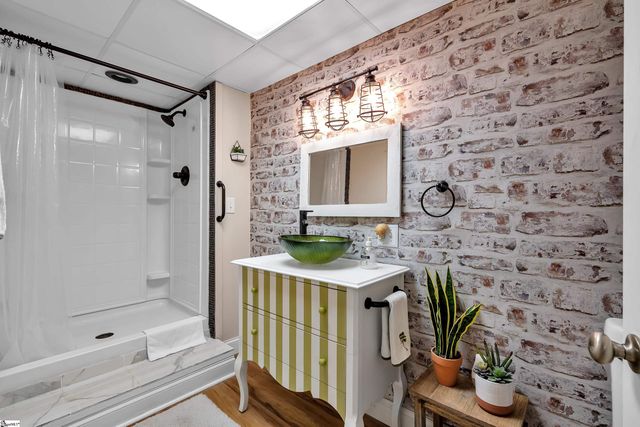 123 N Woodfin Ridge Drive, Inman, SC 29349