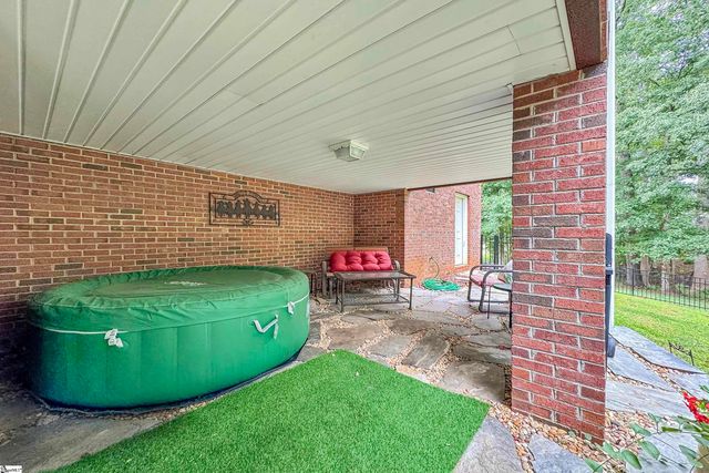 123 N Woodfin Ridge Drive, Inman, SC 29349