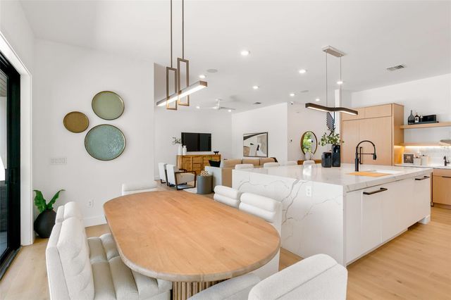 2232 GROVE STREET, Sarasota, FL 34239